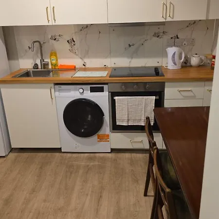 Apartment Spacious 2br In Wiz Free Parking *