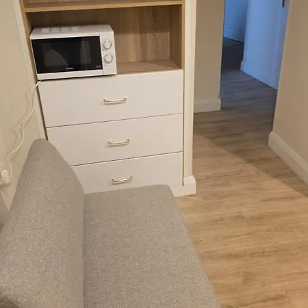 Spacious 2br In Wiz Free Parking Apartment *